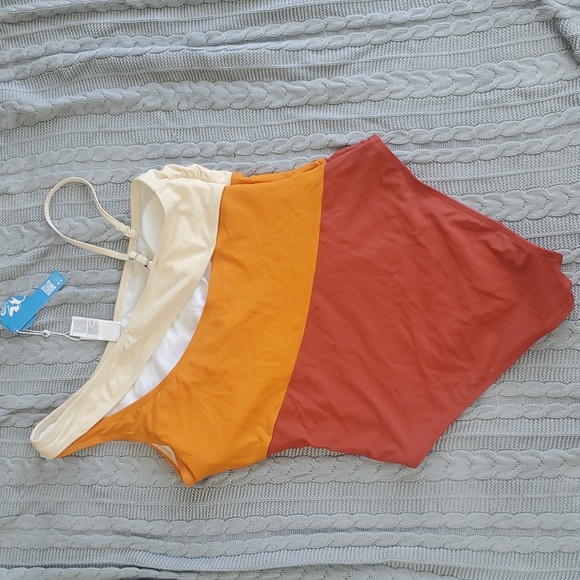 NWT Cupshe One Shoulder One Piece Swimsuit Size Large - Picture 3 of 7